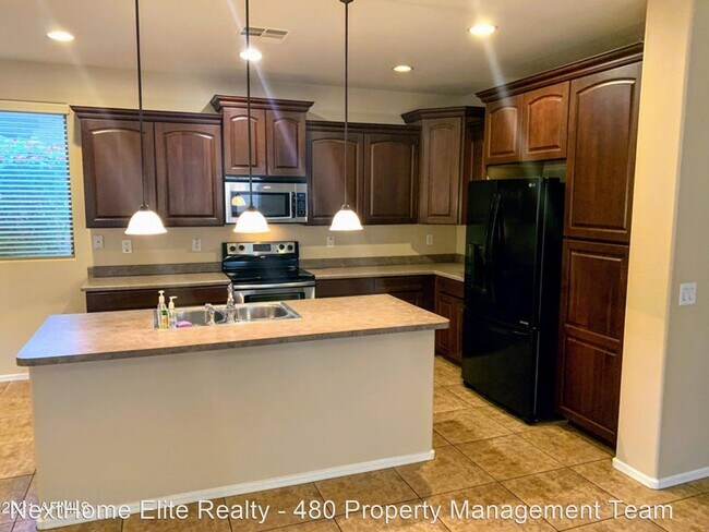 Foto del edificio - 4 br, 4 bath House - 1870 S Colt Dr