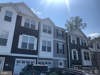Building Photo - 219 Woodside Ave