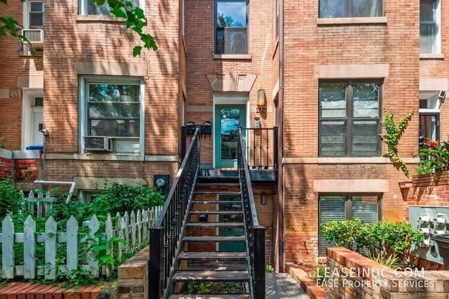 Building Photo - 1725 Euclid St NW