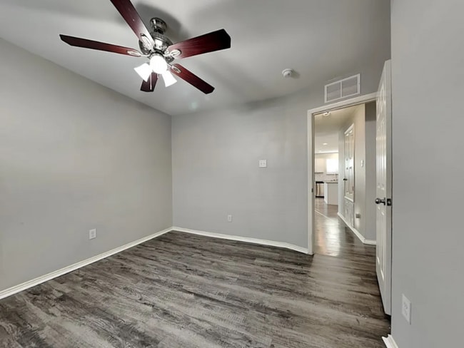 Building Photo - 118 Abelia Dr