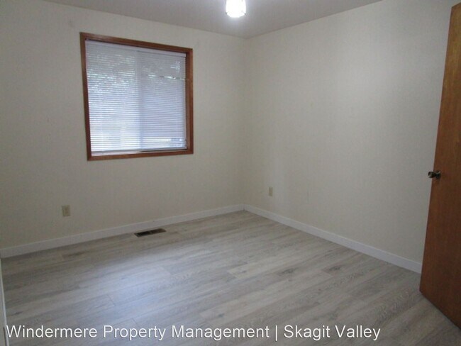 Building Photo - 3 br, 2 bath House - 25512 Minkler Road
