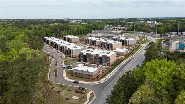 Building Photo - 2025 W Iris Dr SE