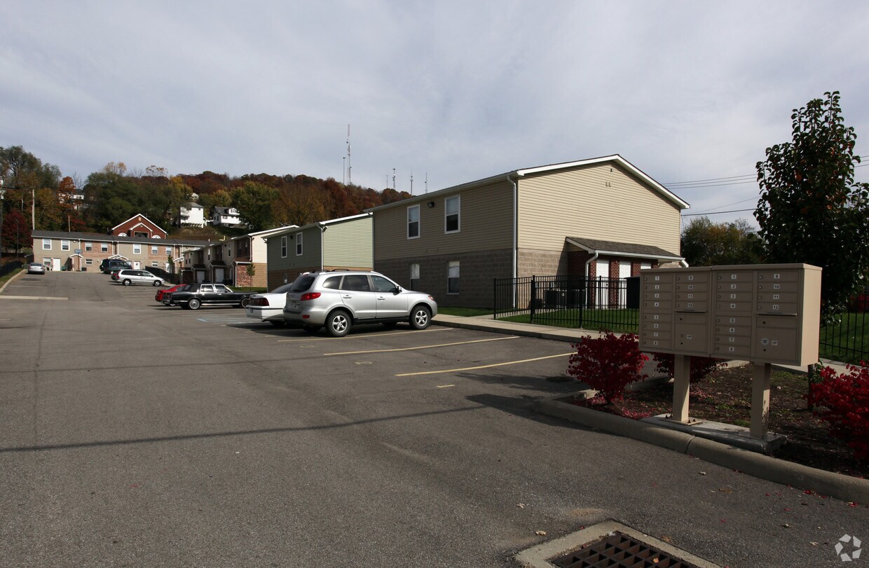 Primary Photo - 703-729 Patrick St