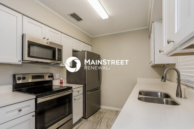 Building Photo - 3 Bedroom Pet-Friendly Home in WINTER HAVE...
