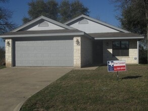 Building Photo - 912 Carla Kay Dr