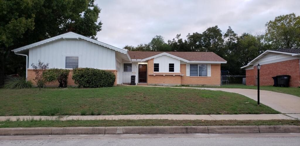 Primary Photo - 3517 Brandon Lane