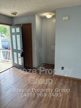 Building Photo - 731 Parmalee Ave