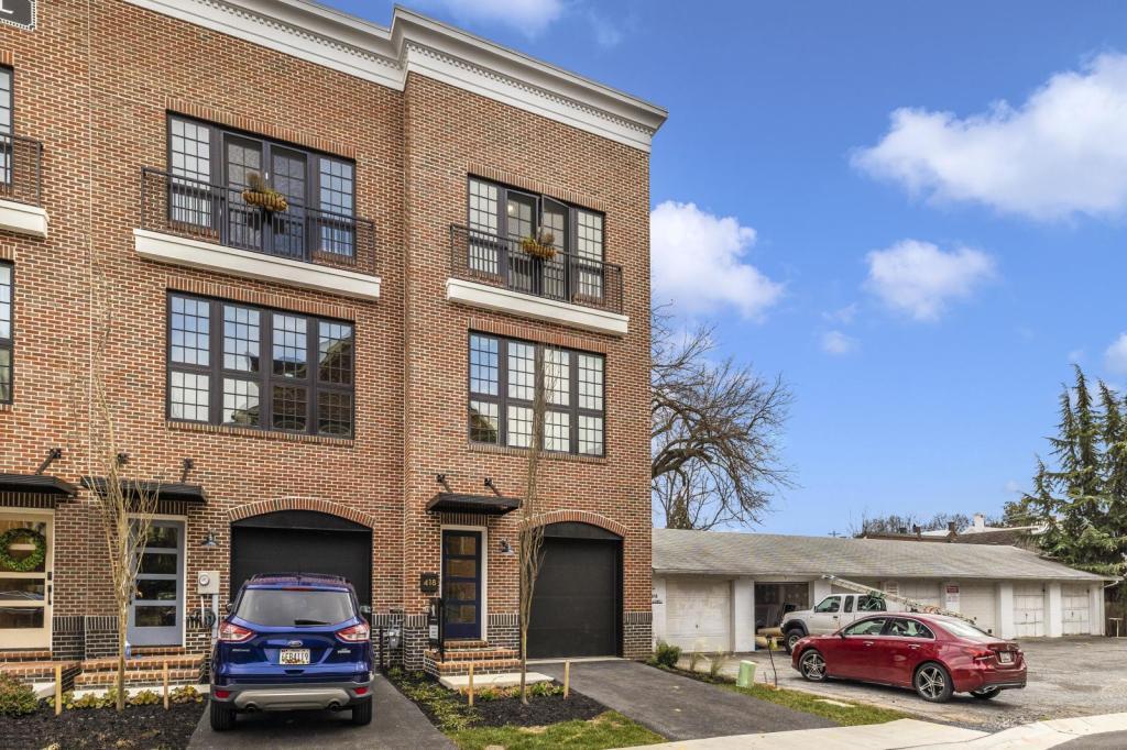 Foto principal - 418 N Maxwell Ave