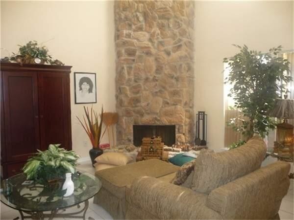 Foto del edificio - 12203 W Village Dr