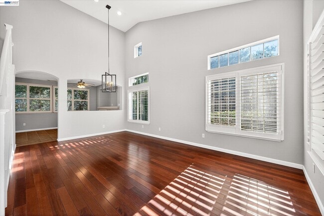 Building Photo - 133 Sundance Pl