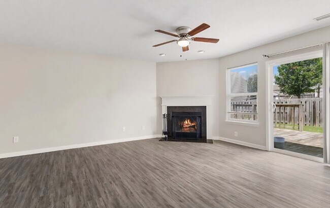 Foto del edificio - 10522 Hunters Crossing Blvd