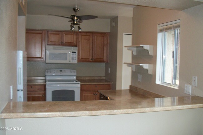Building Photo - 1704 W Village Way