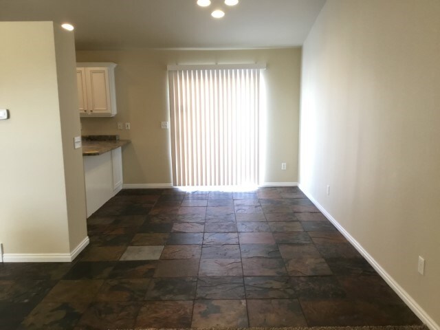 Building Photo - 976 W Foxboro Drive