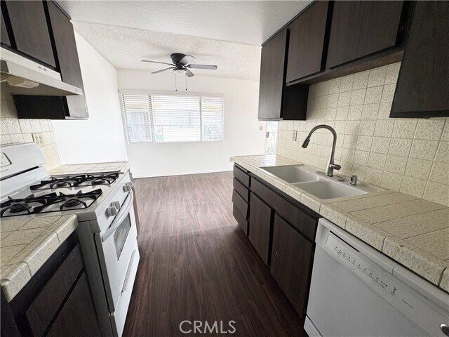 Foto del edificio - 1236 W 8th St