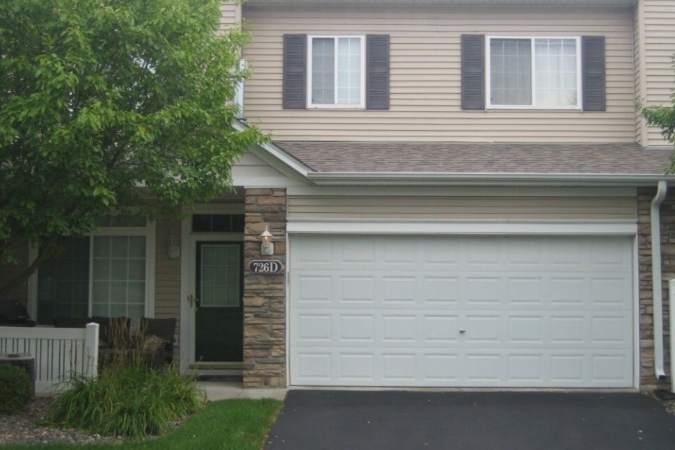 Primary Photo - 726 Maple Hills Dr E