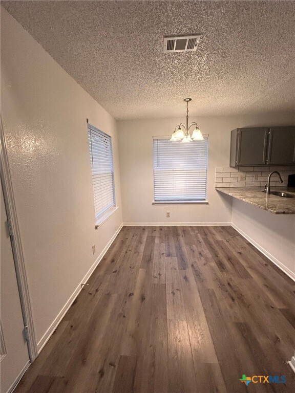 Building Photo - 2124 Caprice Dr