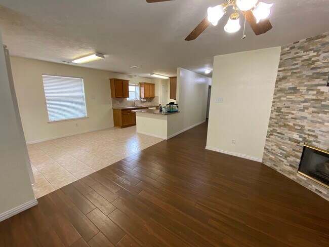 Foto del edificio - 2818 Orchid Tree Ln