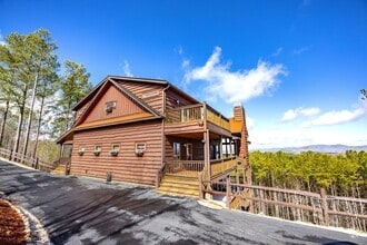 Building Photo - 921 Ridge Peak Dr