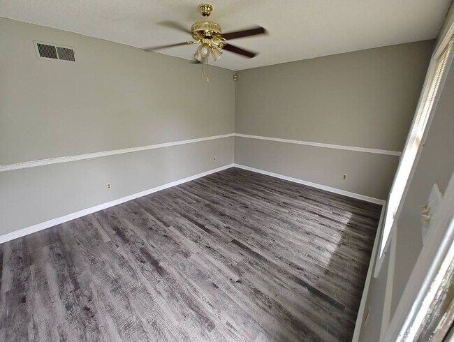 Building Photo - BELOW MARKET RENT!