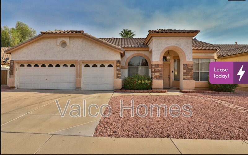 Building Photo - 8338 W Rose Ln