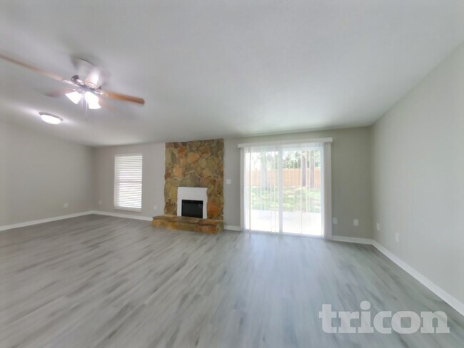 Foto del edificio - 3183 Bee St E