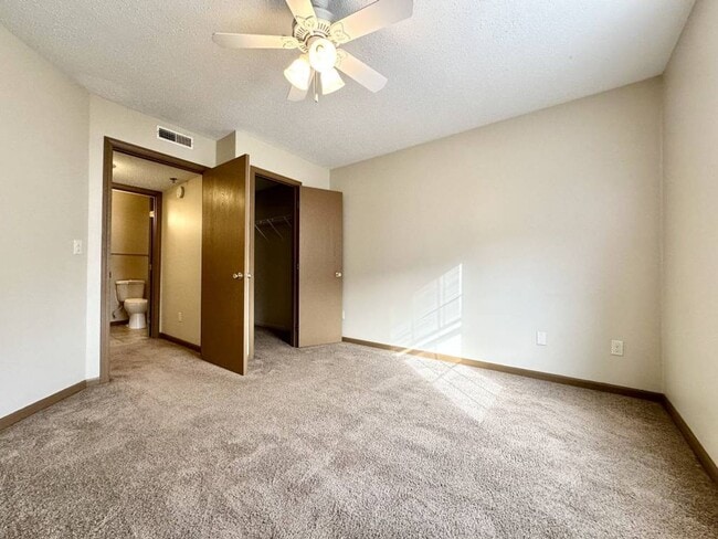 Interior Photo - Briarwood II