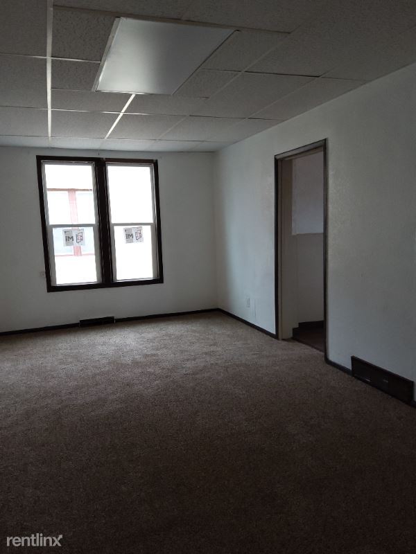 Building Photo - 225 Nelson Ave