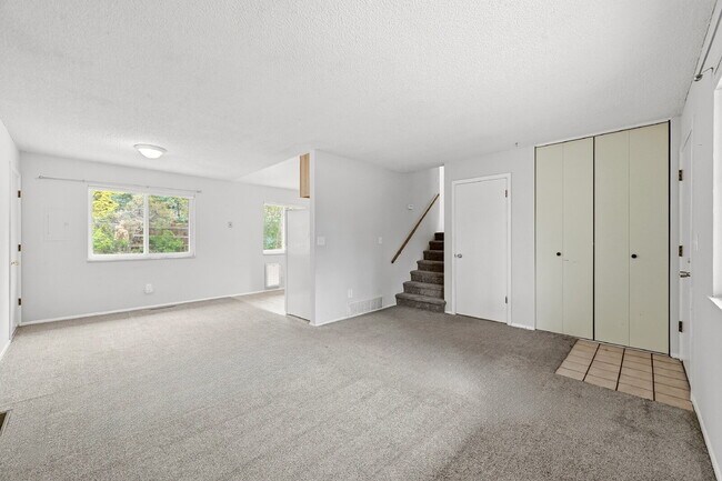 Building Photo - $1,945.95- 3-bed/1.5-bathroom home in Colorado Springs with a spacious fenced-in yard!