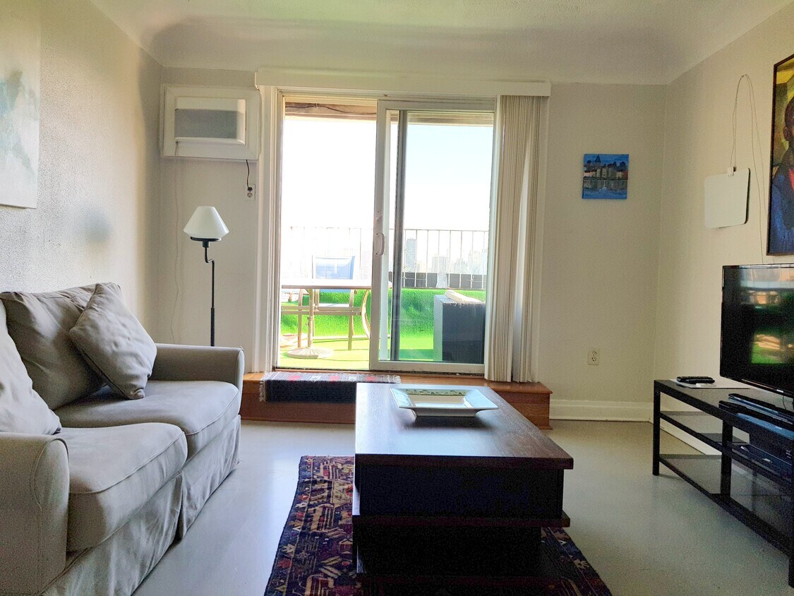 Foto principal - 6107 Boulevard E