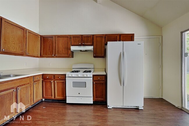 Foto del edificio - 10002 Green Valley Ln