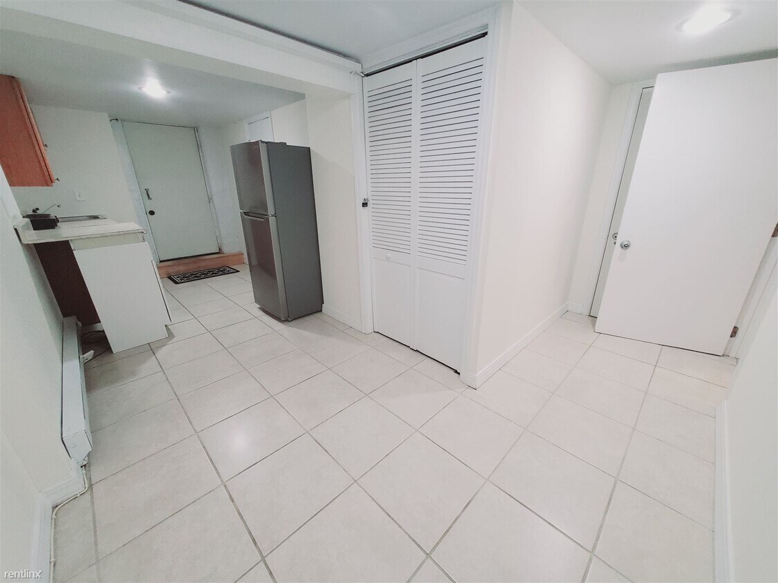 Building Photo - Studio, 1 bath Condo - 30 Center St Unit 1