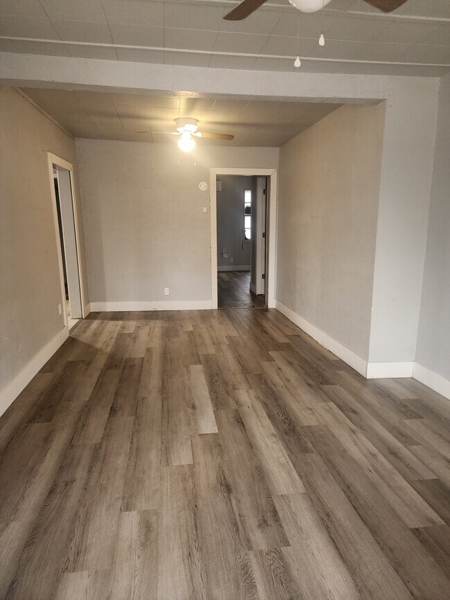 Foto del edificio - 111 W Locust Ave