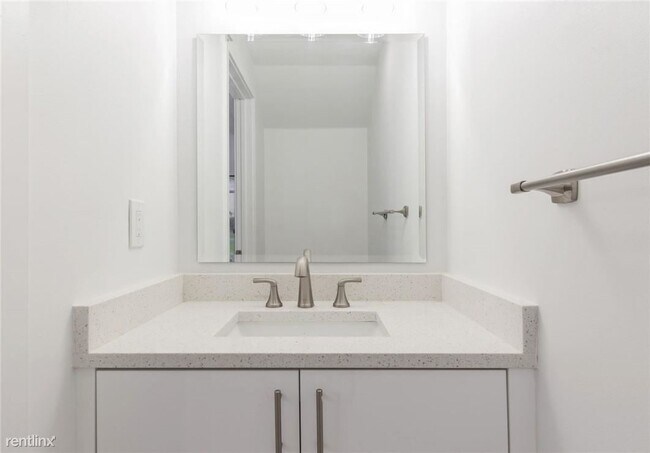 Foto del edificio - 3 br, 2 bath Townhome - 1474 Barcelona Way