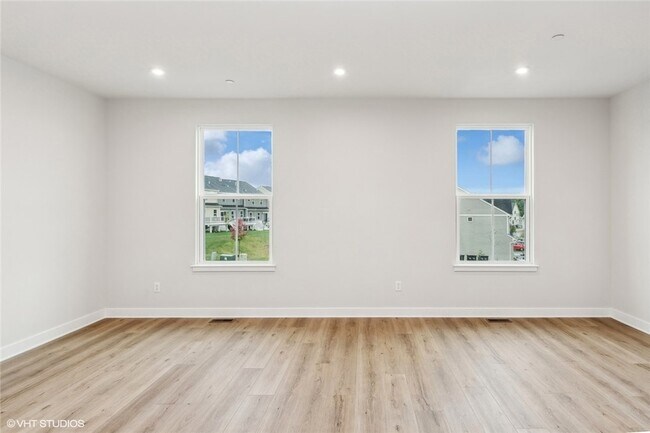 Building Photo - 5040 Spruce Rd