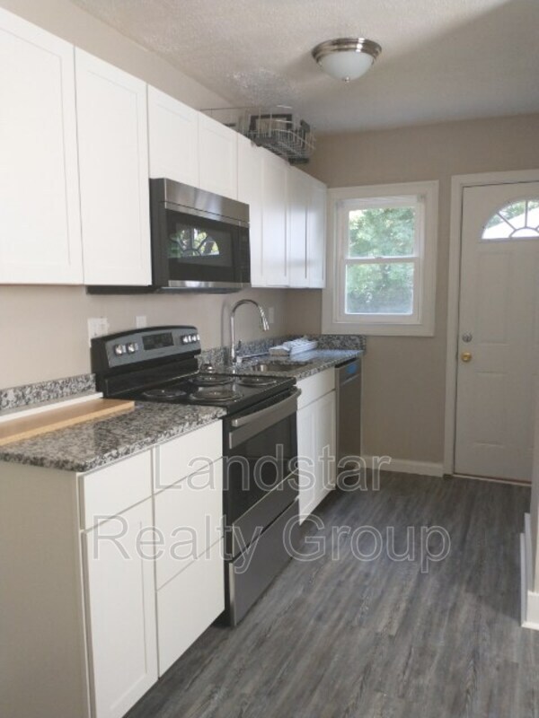 Building Photo - 3708 St Francis Ave