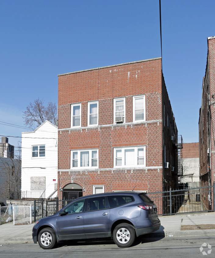 Building Photo - 3671 Paulding Ave