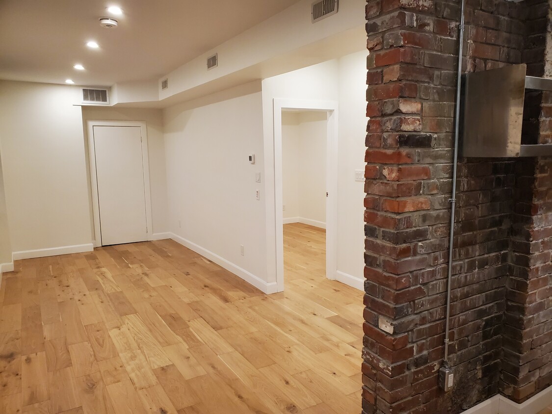 Primary Photo - Beautiful, sunny, very bright loft apt in ...