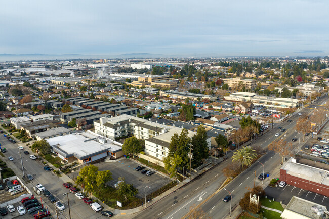 Aerial Photo - Courtyard Apartments