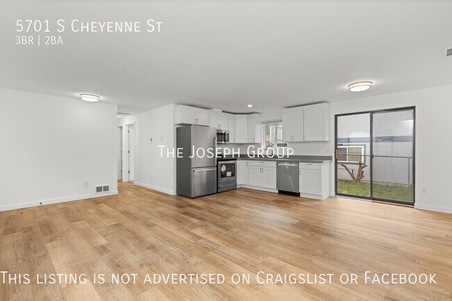 Building Photo - Recently remodeled 3 bed/2 bath in Tacoma!