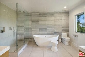 Building Photo - 3564 Multiview Dr