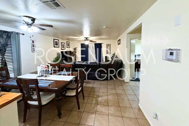 Foto del edificio - Charming 3-beds, 2-baths home in Apache Ju...