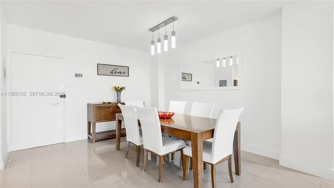 Foto del edificio - 300 Bayview Dr