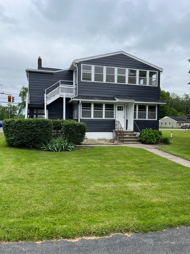 Primary Photo - 6983 NY-31