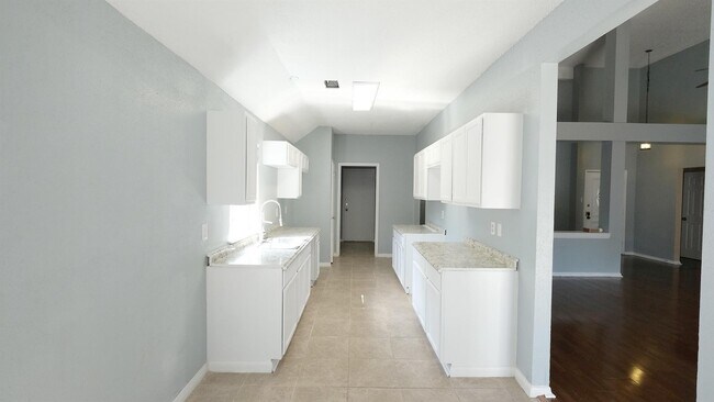 Building Photo - 1203 Beckwood Cir