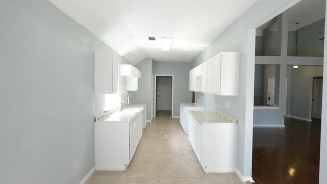 Foto del edificio - 1203 Beckwood Cir