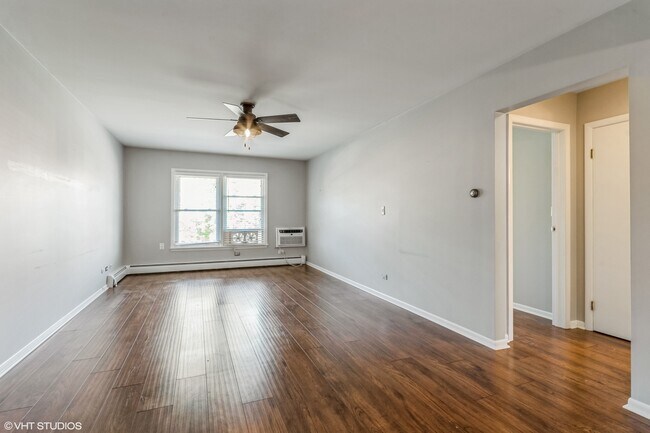 Foto del edificio - 350 Brainerd Ave