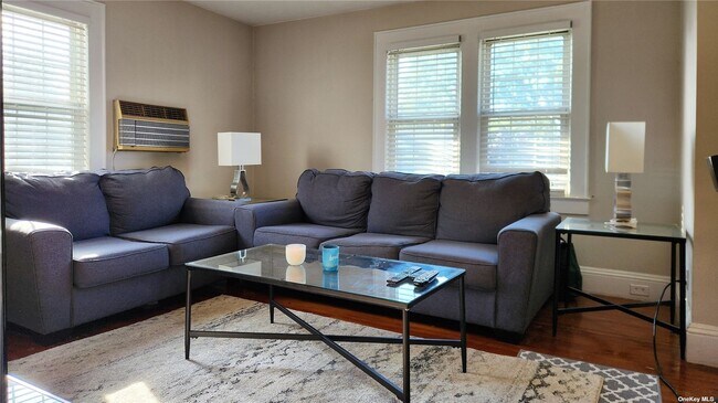 Foto del edificio - 66 Reid Ave