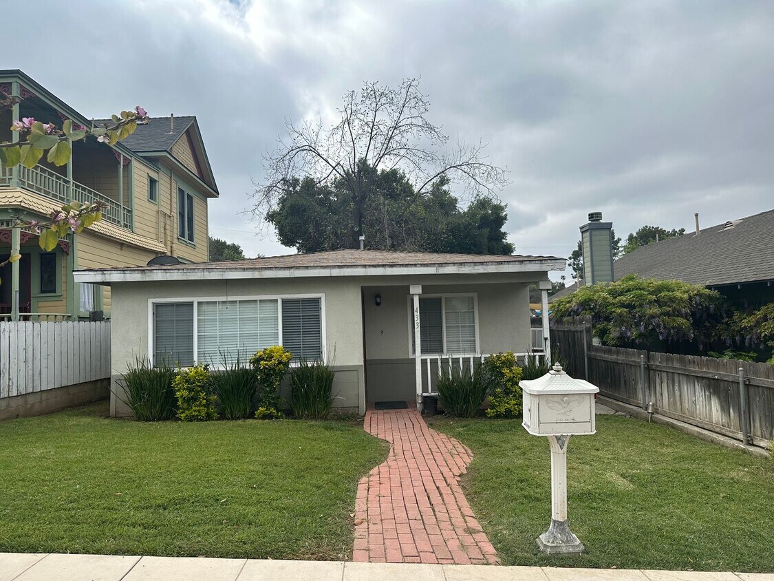 Foto principal - Charming Home in Historic Old Escondido! A...