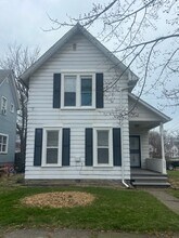 Building Photo - 800 W 10th St