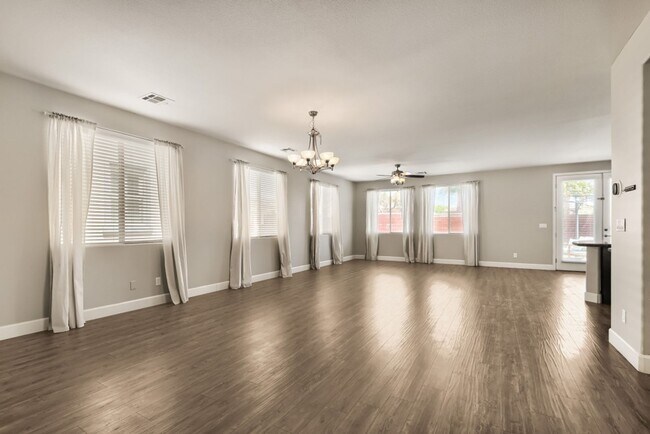 Building Photo - Rare 5 Bdrm home in the Ladera community of Summerlin!
